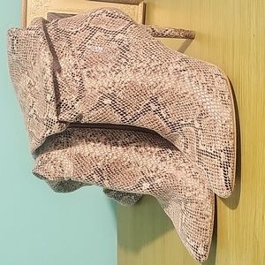 Jessica Simpson snakeskin boots Size 9